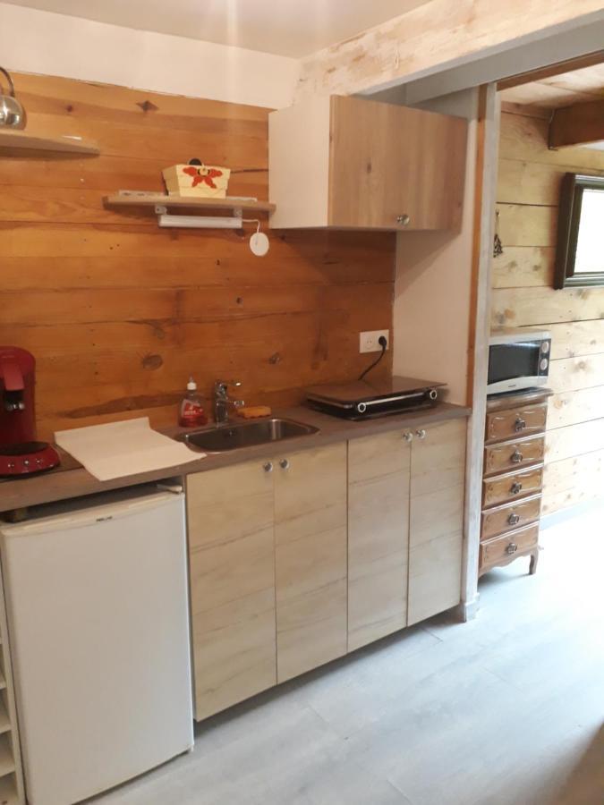 Отель Patin Couffin Puyloubier Экстерьер фото